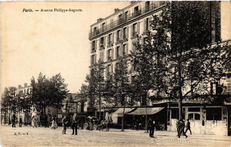 Carte postale ancienne Paris (11e) Avenue Philippe-Auguste. à Paris 11e