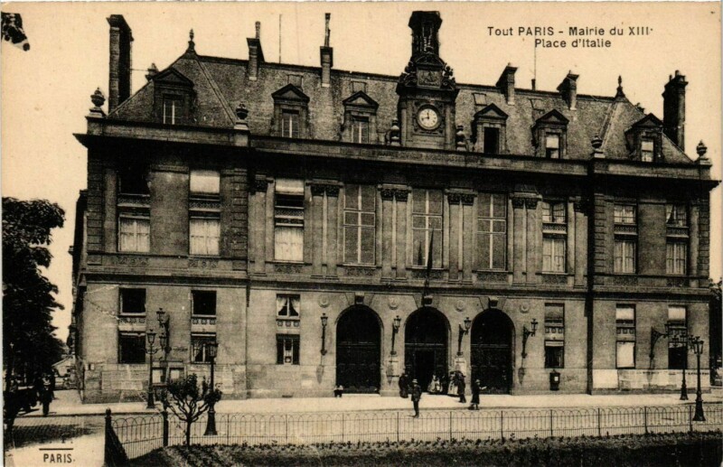 Carte postale ancienne Mairie du XIII - Place d'Italie à Paris 13e