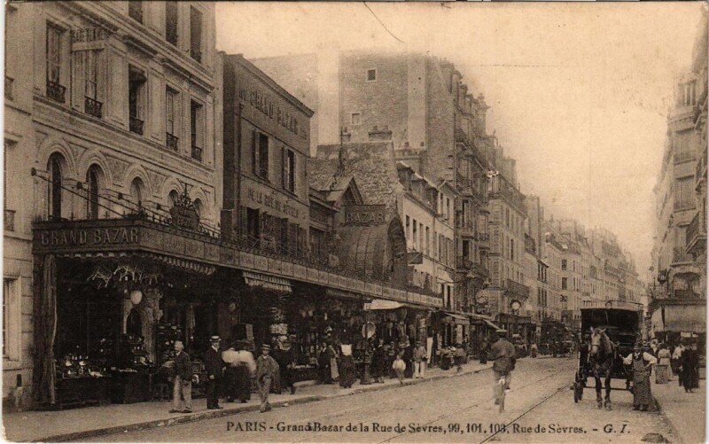 Carte postale ancienne Grand Bazar de la Rue de Sèvres à Paris 7e