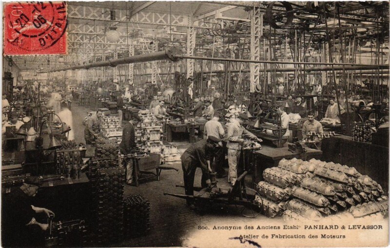 Carte postale ancienne Société Anonyme des Anciens Etablissements Panhard & Levassor - Atelier de Fabrication des Moteurs à Paris 13e