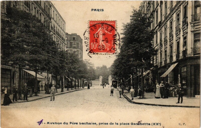 Carte postale ancienne Avenue du Père Lachaise prise de la Place Gambetta à Paris 20e
