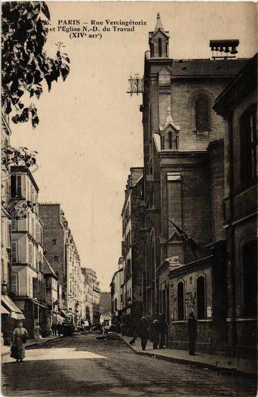 Carte postale ancienne Rue Vercingétorix et l'Eglise Notre-Dame du Travail à Paris 14e