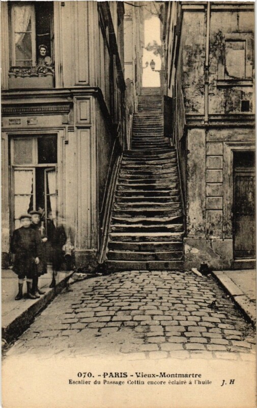 Carte postale ancienne Escalier du Passage Cottin à Paris 18e