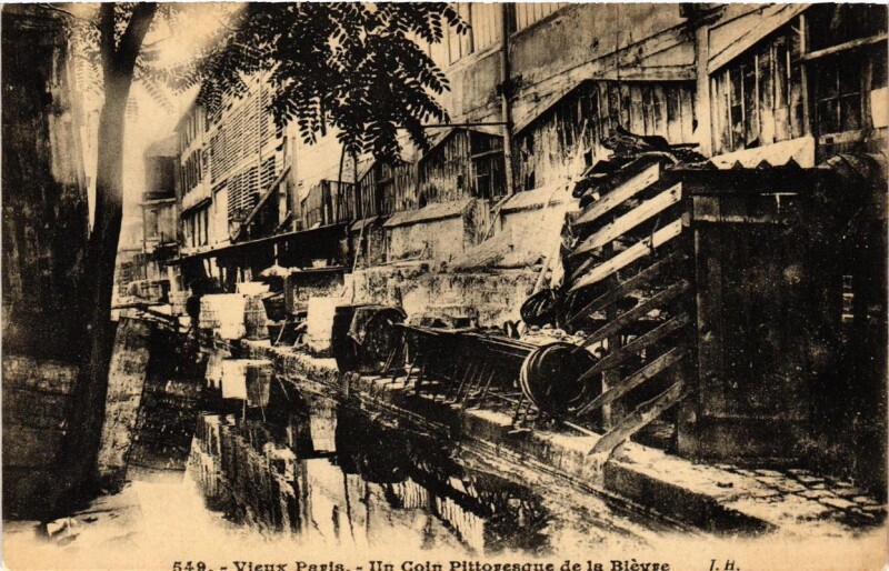 Carte postale ancienne Paris (13e) Un coin pittoresque de la Bievre. à Paris 13e