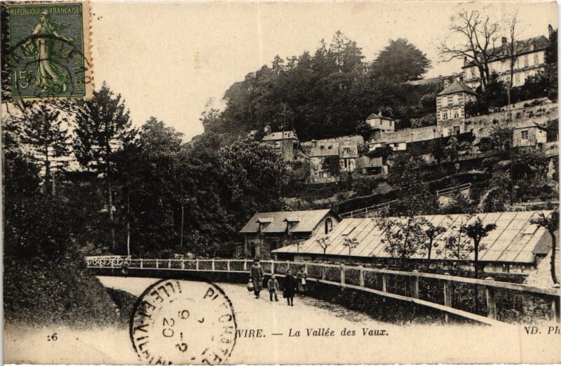 Carte postale ancienne Vire La Vallees des Vaux