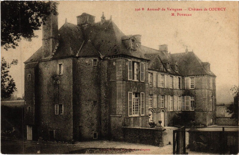 Carte postale ancienne Chateau de Courcy à Courcy