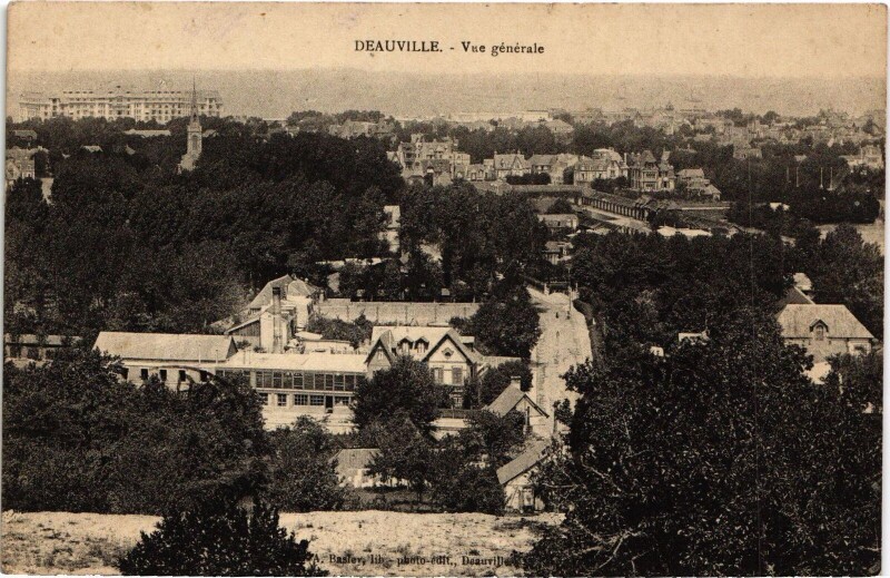 Carte postale ancienne Deauville Vue Generale à Deauville