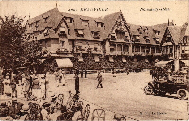 Carte postale ancienne Deauville Normandy-Hotel à Deauville