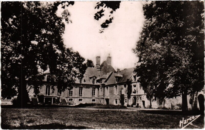 Carte postale ancienne Livarot Environs - Chateau de Fervaques - La Facade