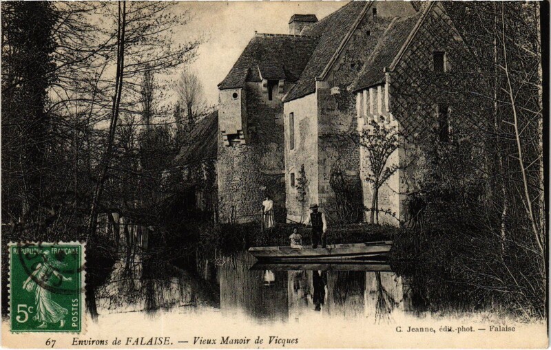 Carte postale ancienne Vicques Vieux Manoir à Vicques