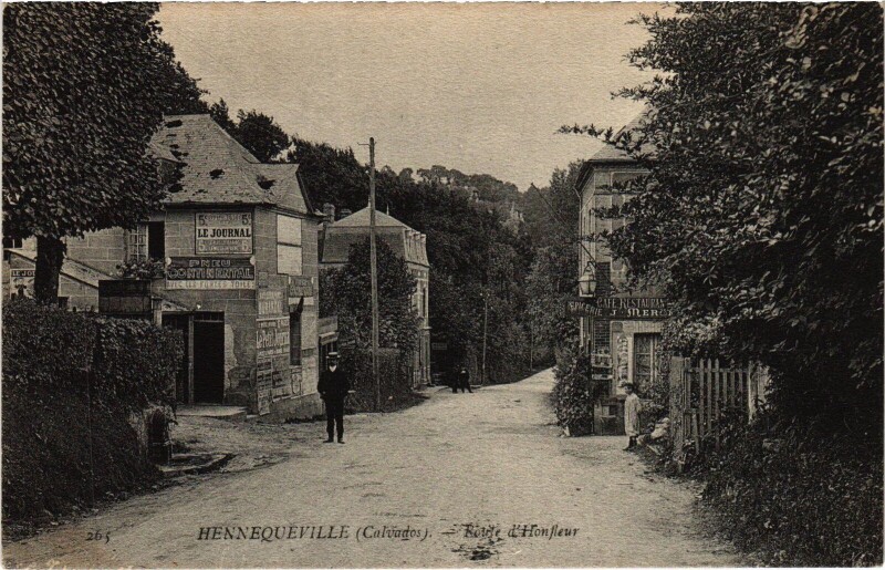 Carte postale ancienne Hennequeville Route d'Honfleur à Honfleur