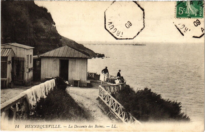 Carte postale ancienne Hennequeville La Descente des Bains