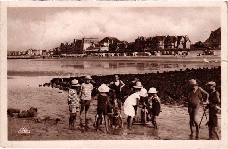 Carte postale ancienne Cabourg Vue Generale à Cabourg