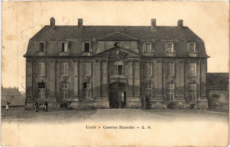 Carte postale ancienne Caen Caserne Hamelin