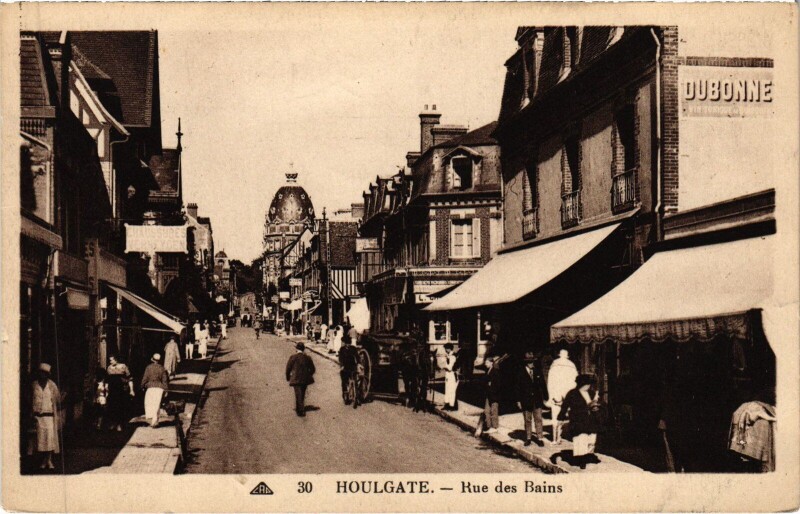 Carte postale ancienne Houlgate Rue des Bains à Houlgate