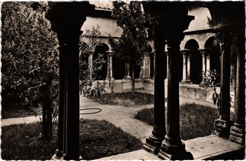 Carte postale ancienne Aix-en-Provence Le Cloitre à Aix-en-Provence