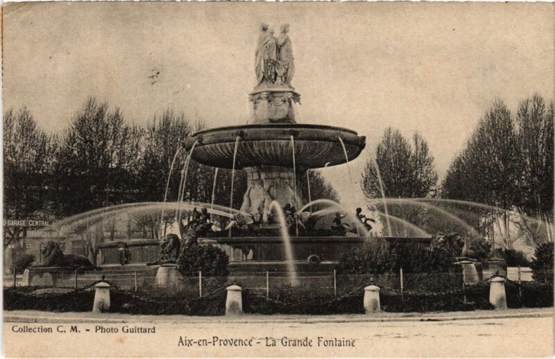 Carte postale ancienne Aix-en-Provence La Grande Fontaine à Aix-en-Provence