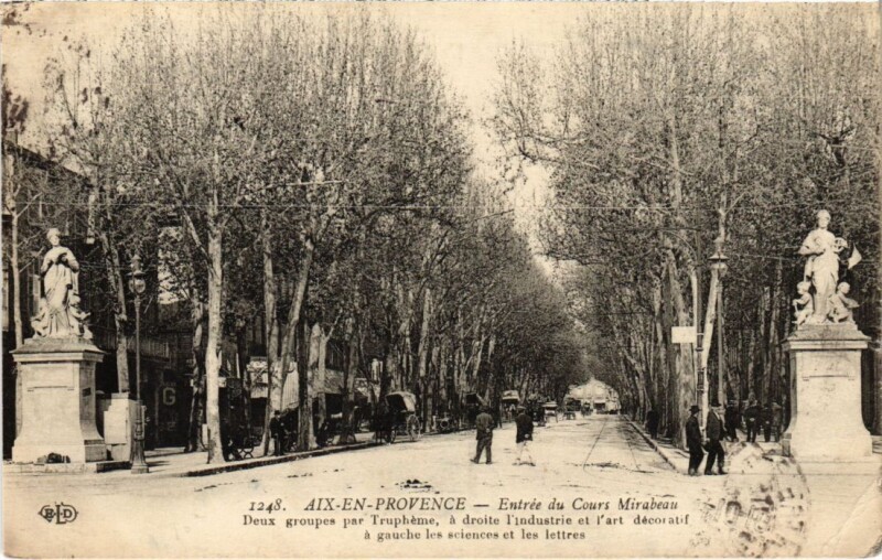 Carte postale ancienne Aix-en-Provence Entree du Cours Mirabeau à Aix-en-Provence