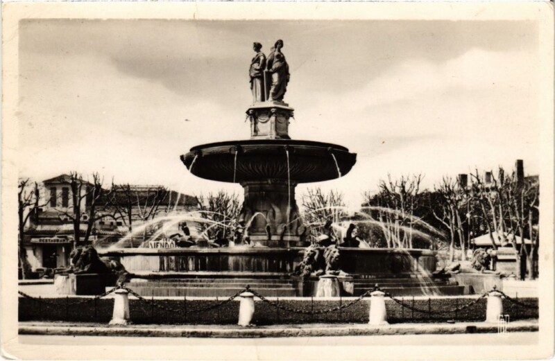 Carte postale ancienne Aix-en-Provence La Grande Fontaine à Aix-en-Provence