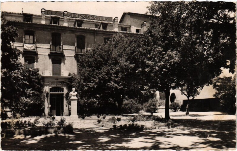 Carte postale ancienne Aix-en-Provence Grand Hotel des Thermes Sextius à Aix-en-Provence