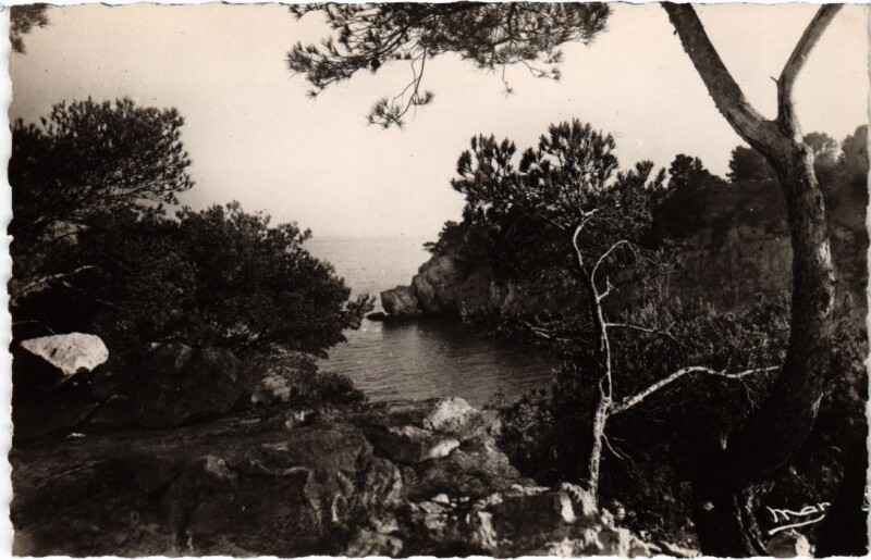 Carte postale ancienne Cassis Entree du Port Miou à Cassis