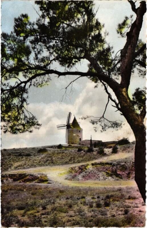 Carte postale ancienne Fontvieille Le Moulin de Daudet à Fontvieille