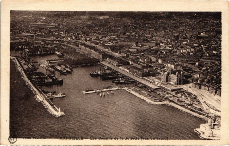 Carte postale ancienne Marseille Les Bassins de la Joliette à Marseille