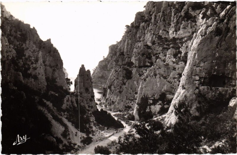 Carte postale ancienne Cassis Calanque d'En Vau à Cassis