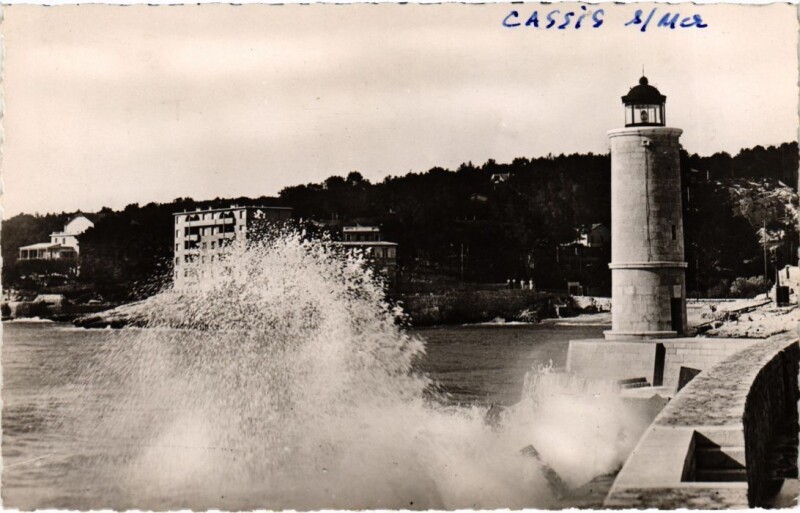 Carte postale ancienne Cassis Effet de Vague à Cassis