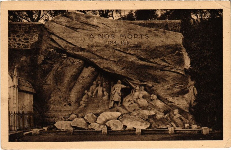 Carte postale ancienne Salon-de-Provence Monument aux Morts à Salon-de-Provence