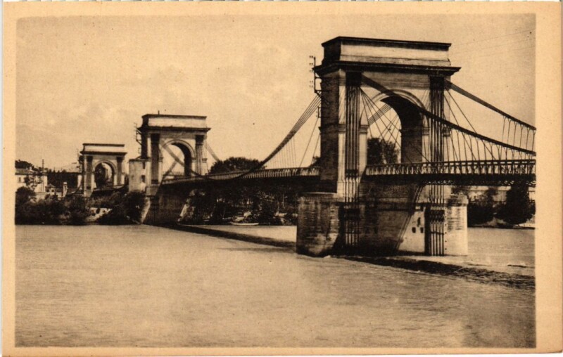 Carte postale ancienne Tarascon Le Pont Suspendu à Tarascon