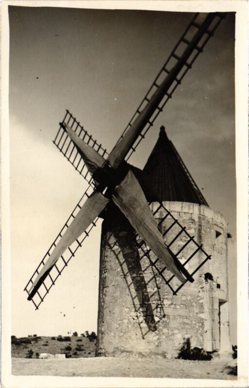 Carte postale ancienne Arles Moulin à Arles