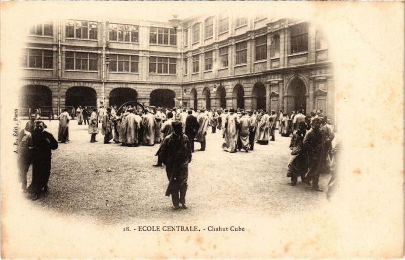 Carte postale ancienne Paris 3e Ecole Centrale Chahut Cube à Paris 3e