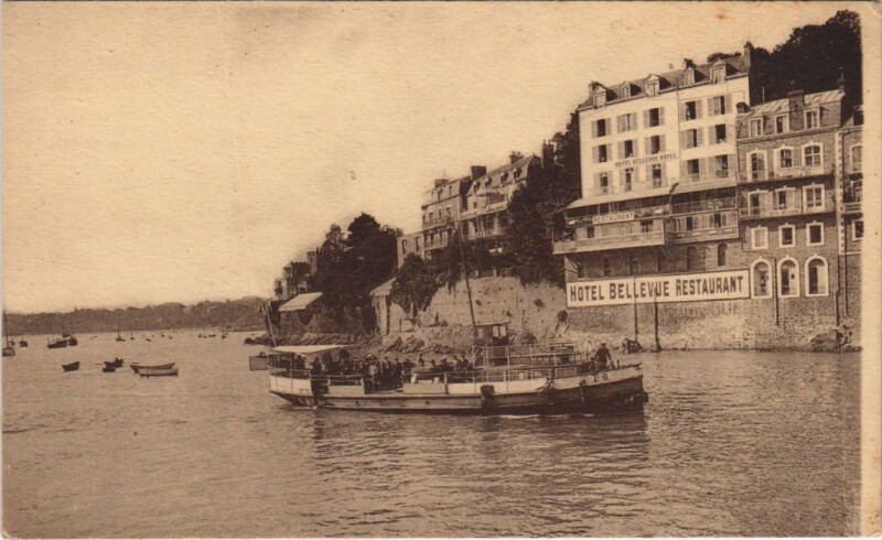 Carte postale ancienne Dinard vue prise de la Cale à Dinard