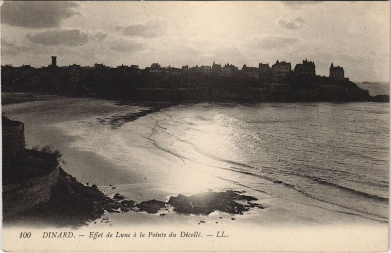Carte postale ancienne Dinard Effet de Lune a la Pointe du Decolle à Dinard