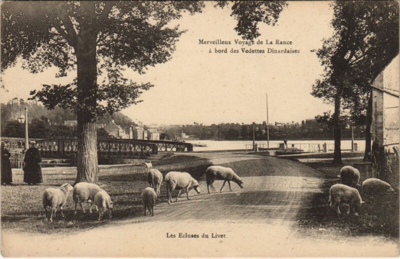 Carte postale ancienne Dinard Les Ecluses du Livet à Dinard