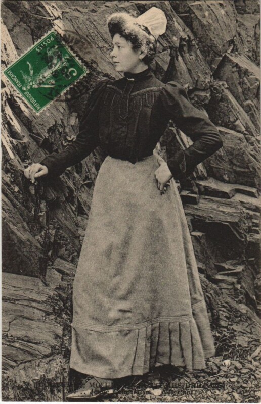 Carte postale ancienne Cancale costumes à Cancale