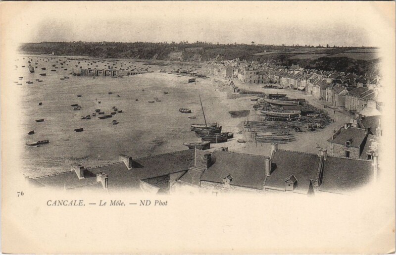 Carte postale ancienne Cancale Le Mole à Cancale