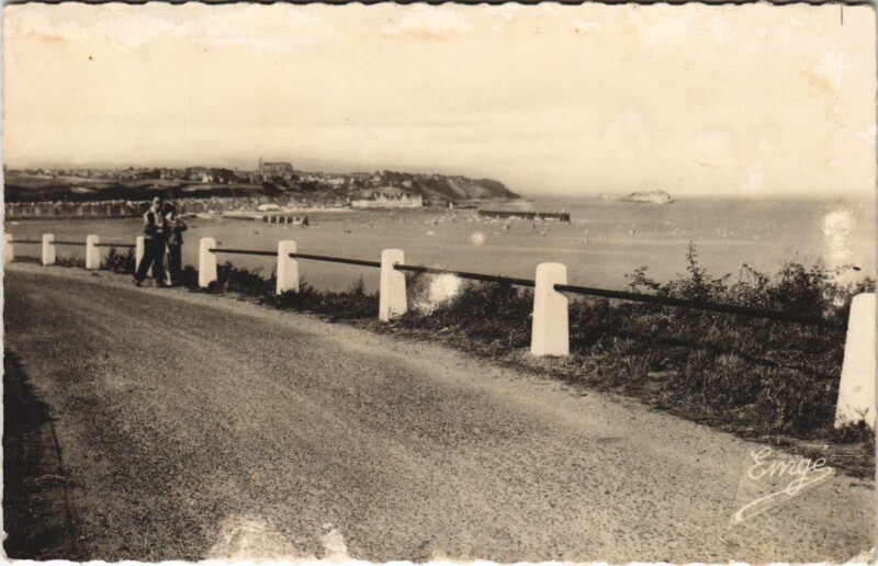 Carte postale ancienne Cancale La route de Corniche, le port à Cancale