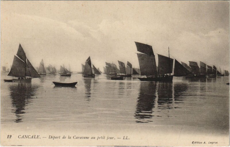 Carte postale ancienne Cancale Depart de la Caravane à Cancale