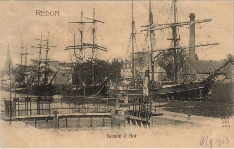 Carte postale ancienne Redon Bassin a flot à Redon