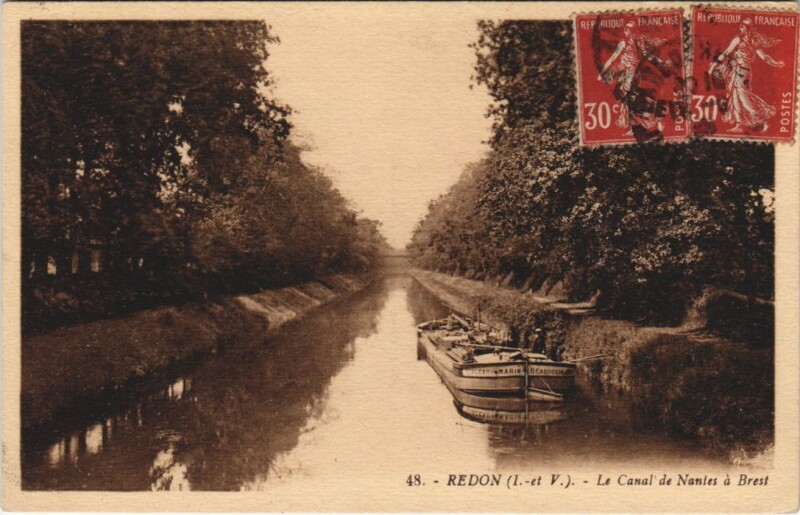 Carte postale ancienne Redon Le Canal de Nantes a Brest à Redon
