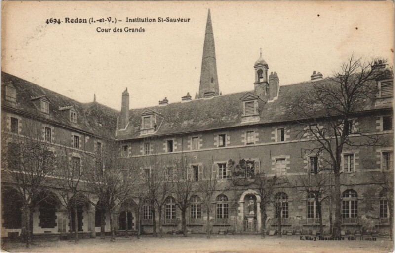 Carte postale ancienne Redon Institution Saint-Sauveur à Redon
