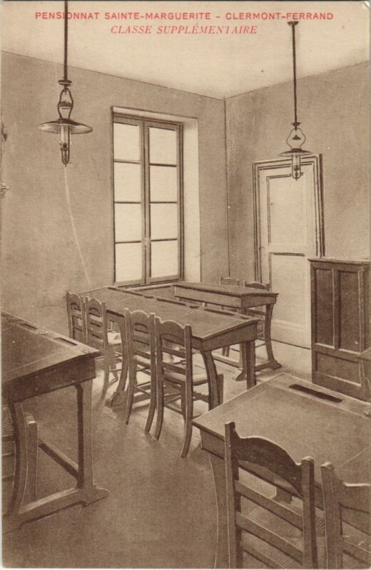 Carte postale ancienne Clermont Ferrand Classe Supplementaire à Clermont-Ferrand