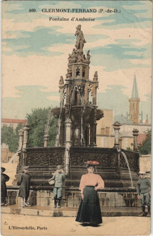 Carte postale ancienne Clermont Ferrand Fontaine d'Amboise à Clermont-Ferrand