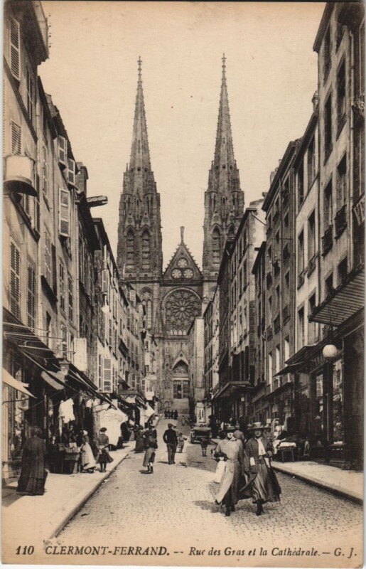 Carte postale ancienne Clermont Ferrand Rue de Gras et la Cathedrale à Clermont-Ferrand