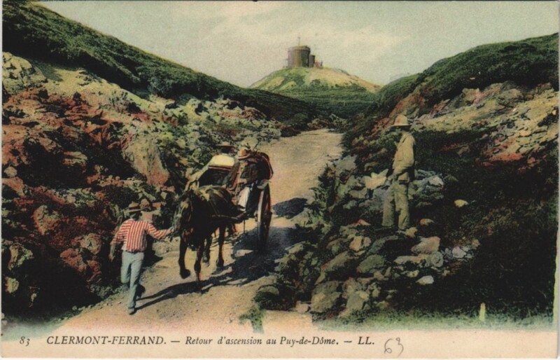 Carte postale ancienne Clermont Ferrand Retour d'ascension à Clermont-Ferrand