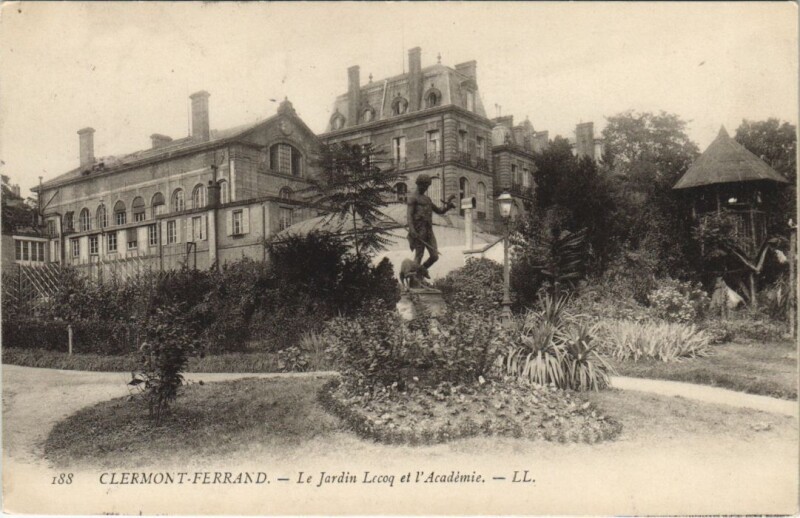 Carte postale ancienne Clermont Ferrand Jardin Lecoq et l'Academie à Clermont-Ferrand