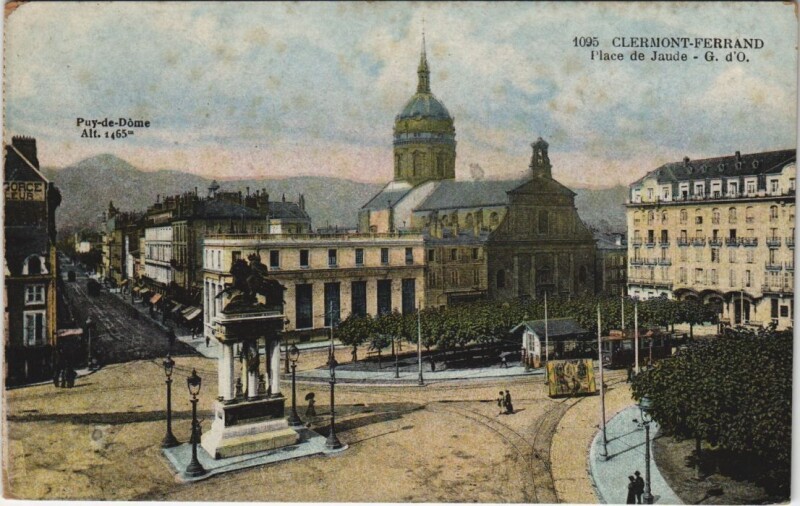 Carte postale ancienne Clermont Ferrand Place de Jaude à Clermont-Ferrand