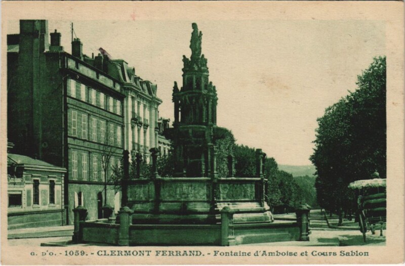 Carte postale ancienne Clermont Ferrand Fontaine d'Amboise à Clermont-Ferrand